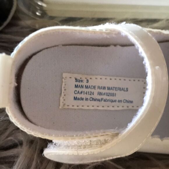Lot of 3 Klassy Baby girl dress shoes 2 sizes - Picture 6 of 8